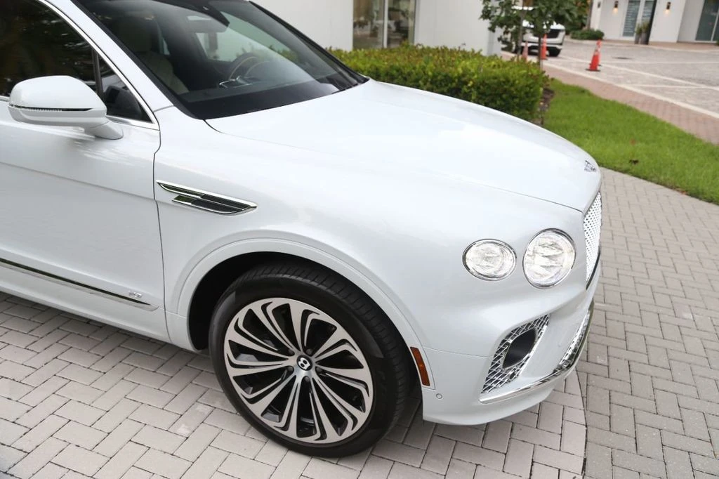 2021 Bentley Bentayga - Image 8 of 21