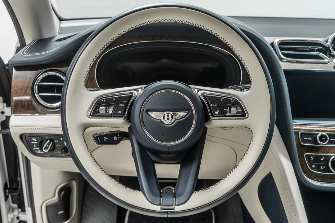 2021 Bentley Bentayga - Image 15 of 21