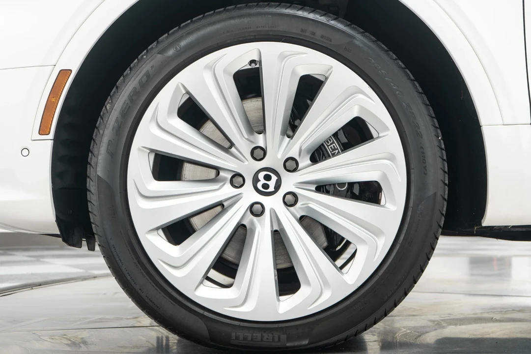 2021 Bentley Bentayga - Image 10 of 21