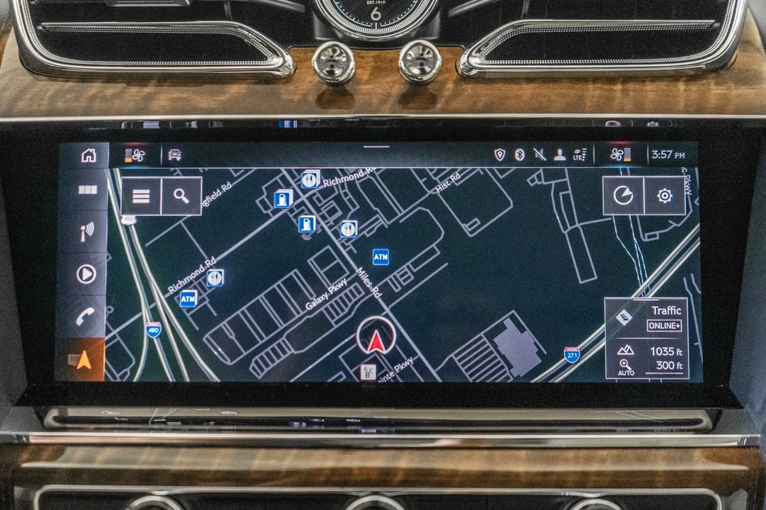 2021 Bentley Bentayga - Image 17 of 21