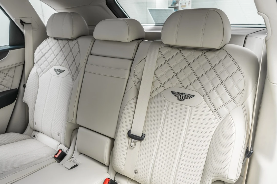 2021 Bentley Bentayga - Image 16 of 21