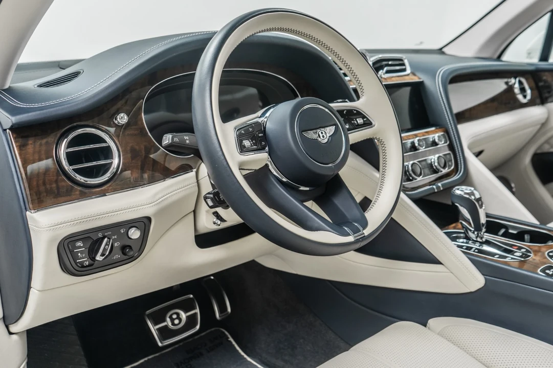 2021 Bentley Bentayga - Image 13 of 21