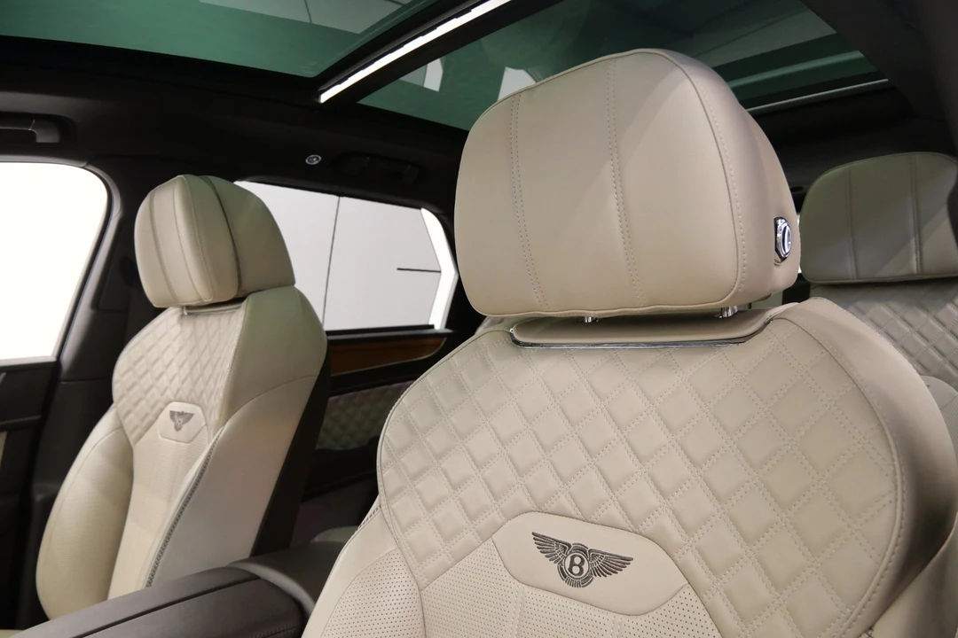 2021 Bentley Bentayga Mulliner - Image 18 of 21