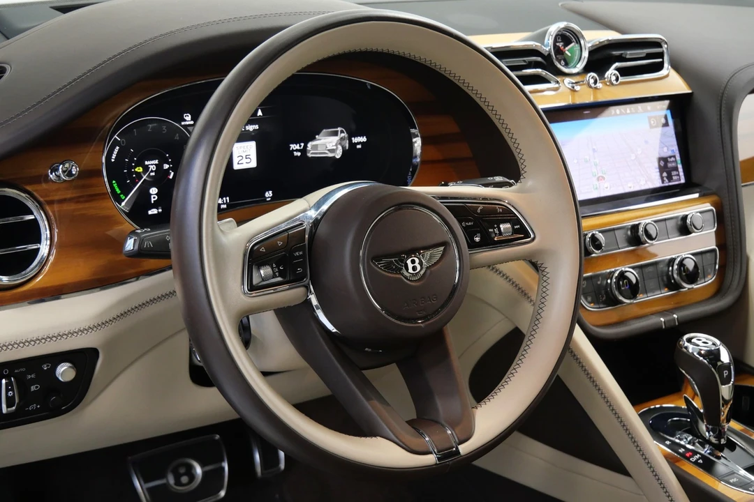 2021 Bentley Bentayga Mulliner - Image 15 of 21
