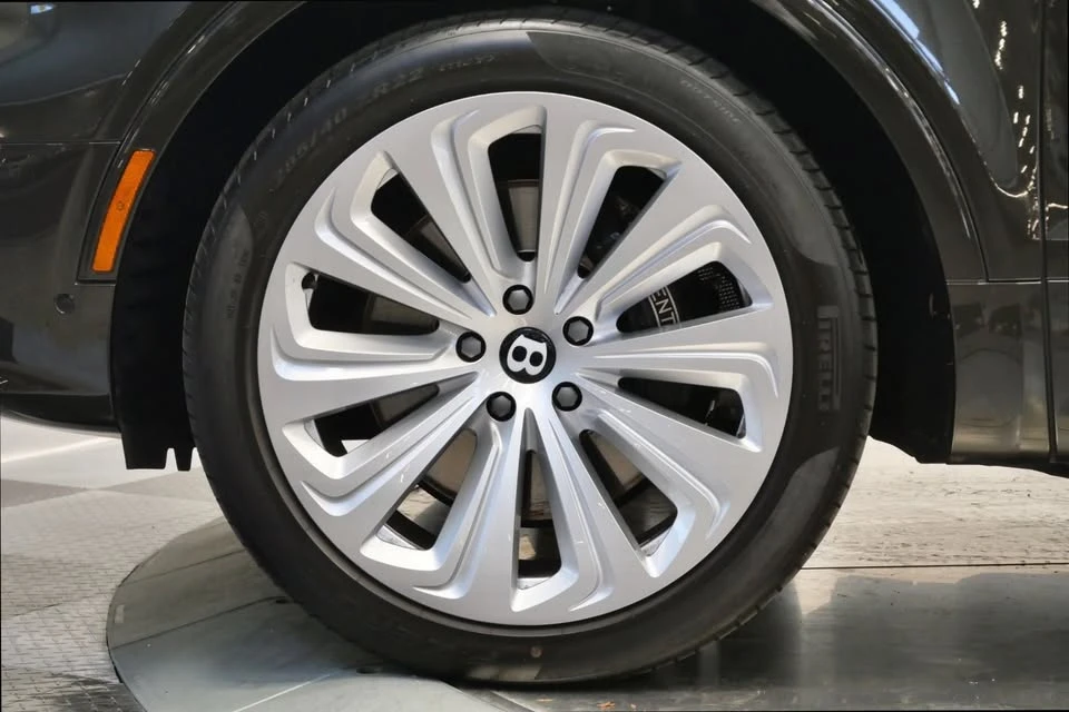 2021 Bentley Bentayga Mulliner - Image 9 of 19