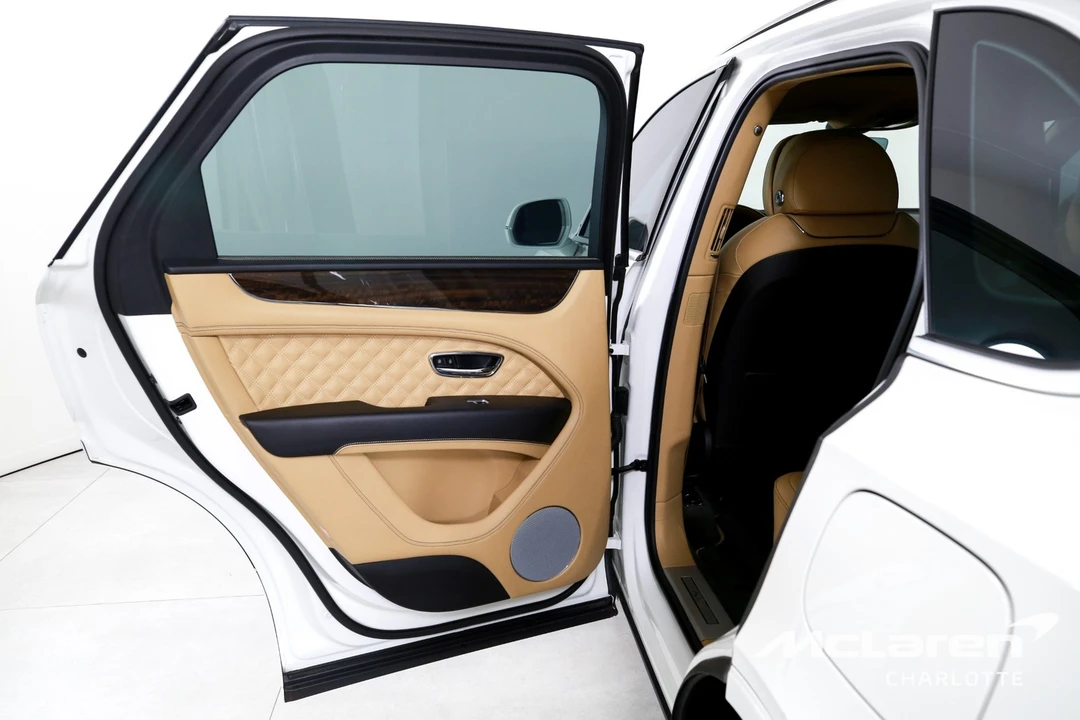 2021 Bentley Bentayga - Image 17 of 31