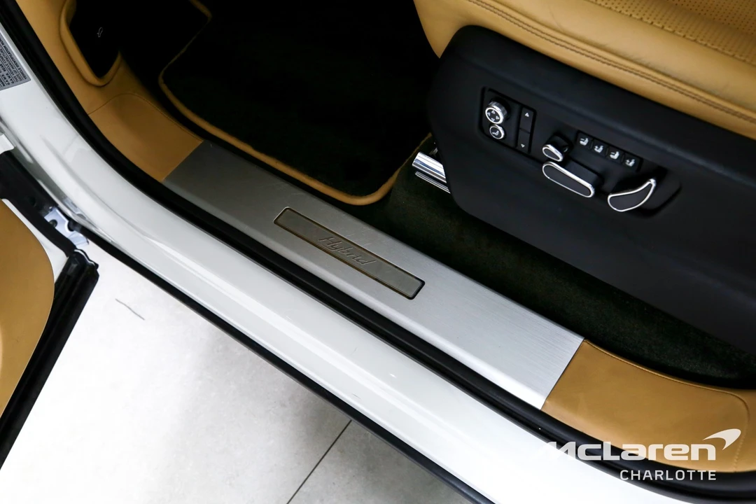 2021 Bentley Bentayga - Image 16 of 31