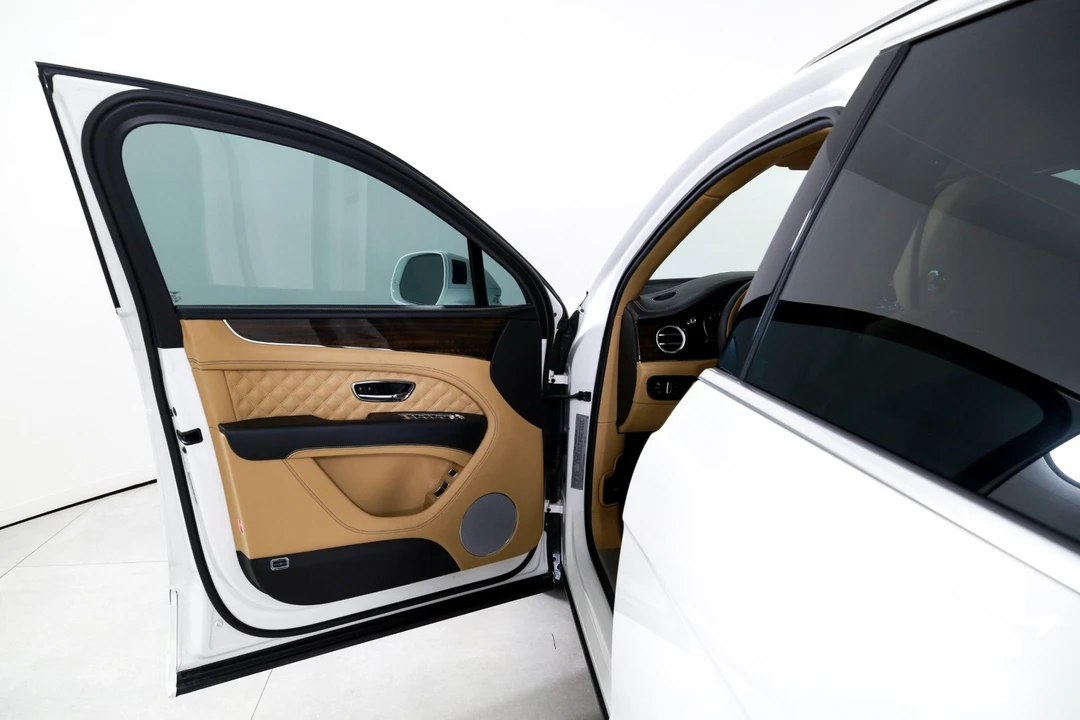 2021 Bentley Bentayga - Image 10 of 31