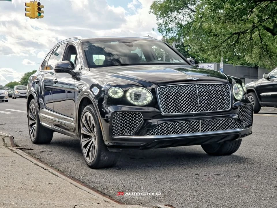 2021 Bentley Bentayga - Image 2 of 18