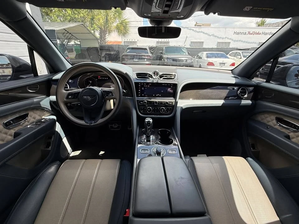 2021 Bentley Bentayga - Image 13 of 17