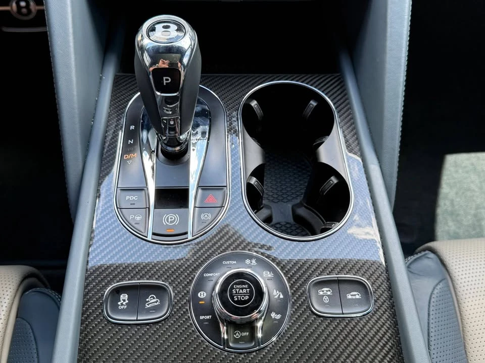 2021 Bentley Bentayga - Image 16 of 17