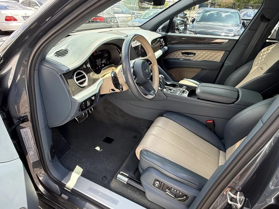 2021 Bentley Bentayga - Image 9 of 17