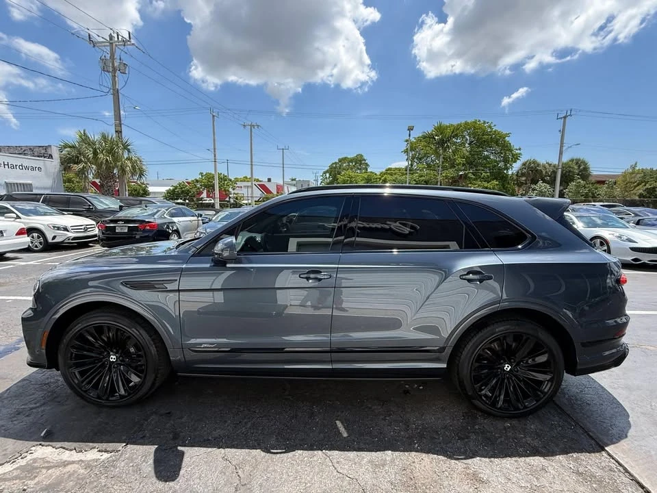 2021 Bentley Bentayga - Image 7 of 17