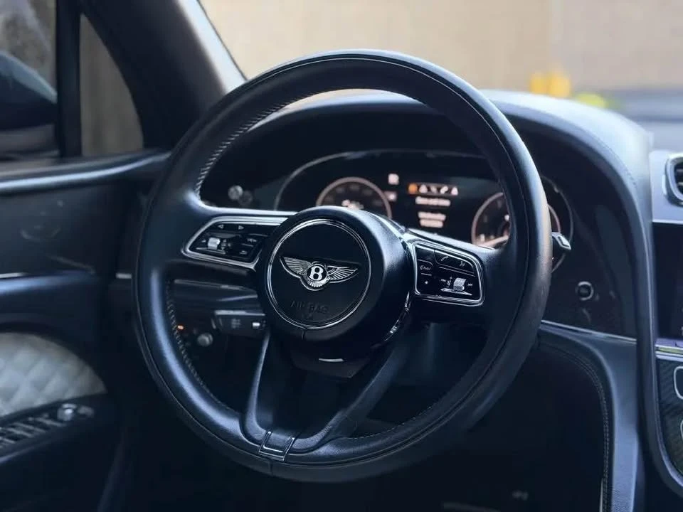 2021 Bentley Bentayga - Image 17 of 20