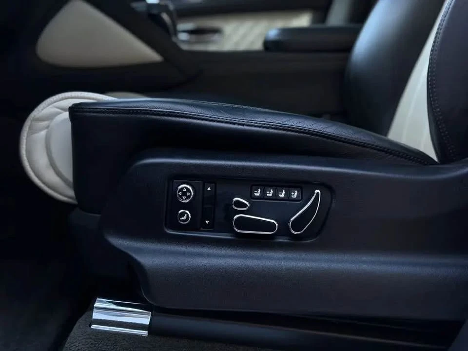 2021 Bentley Bentayga - Image 11 of 20