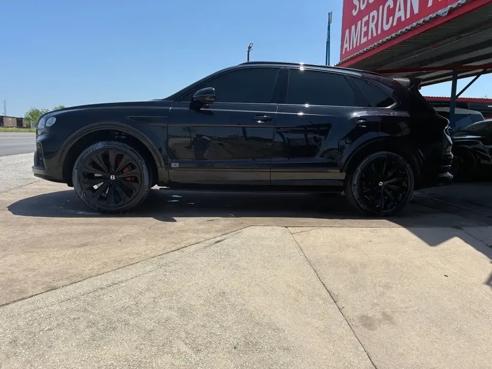 2021 Bentley Bentayga - Image 19 of 20