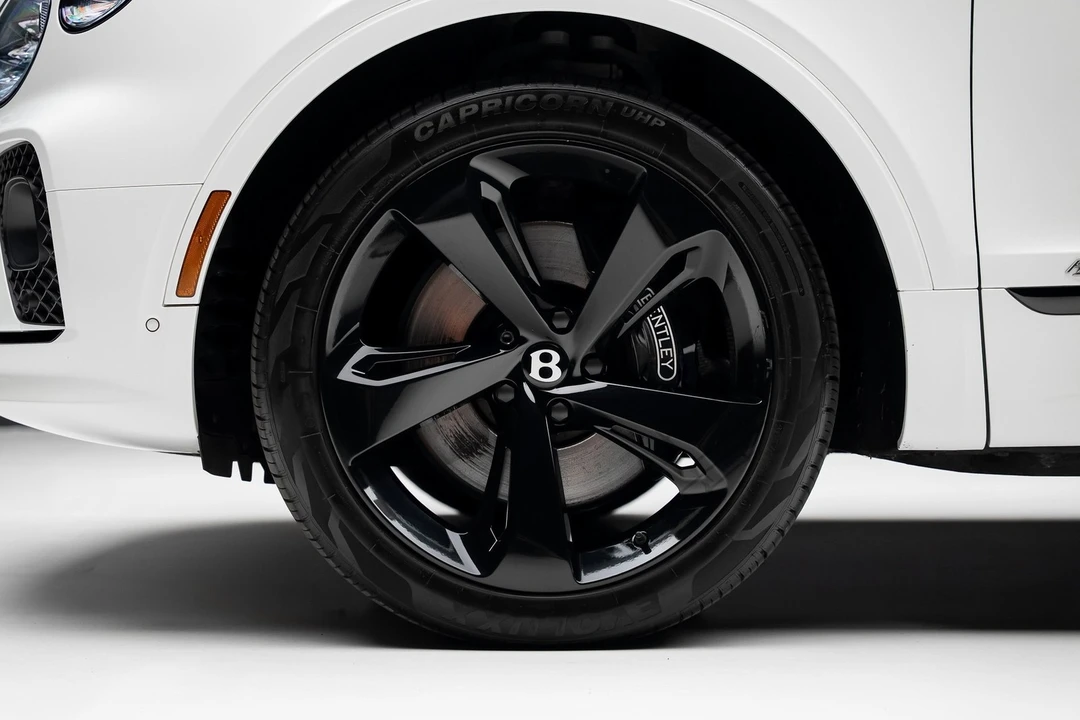 2021 Bentley Bentayga - Image 18 of 21
