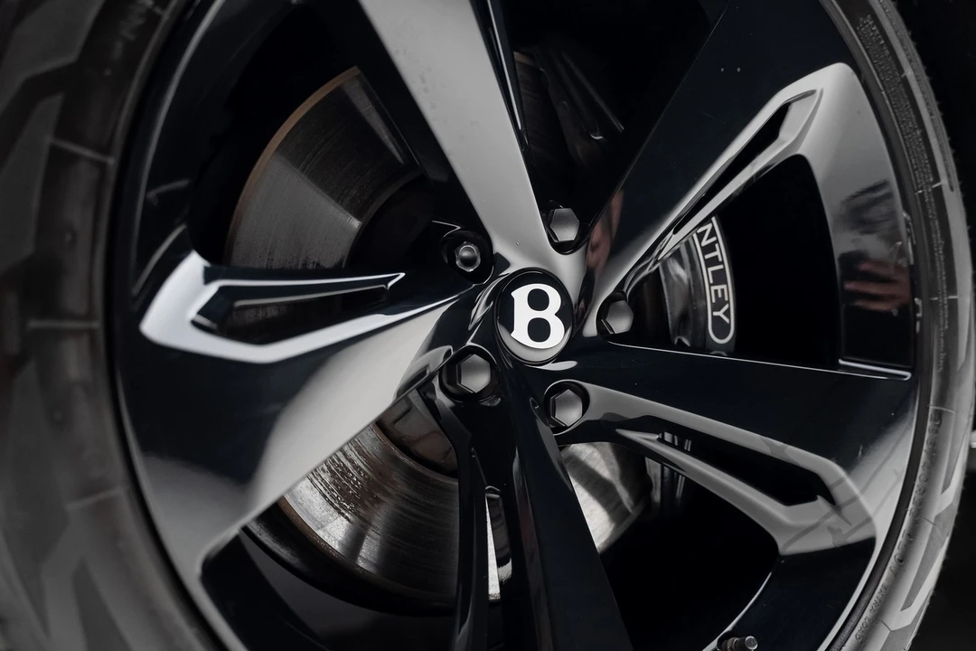 2021 Bentley Bentayga - Image 21 of 21
