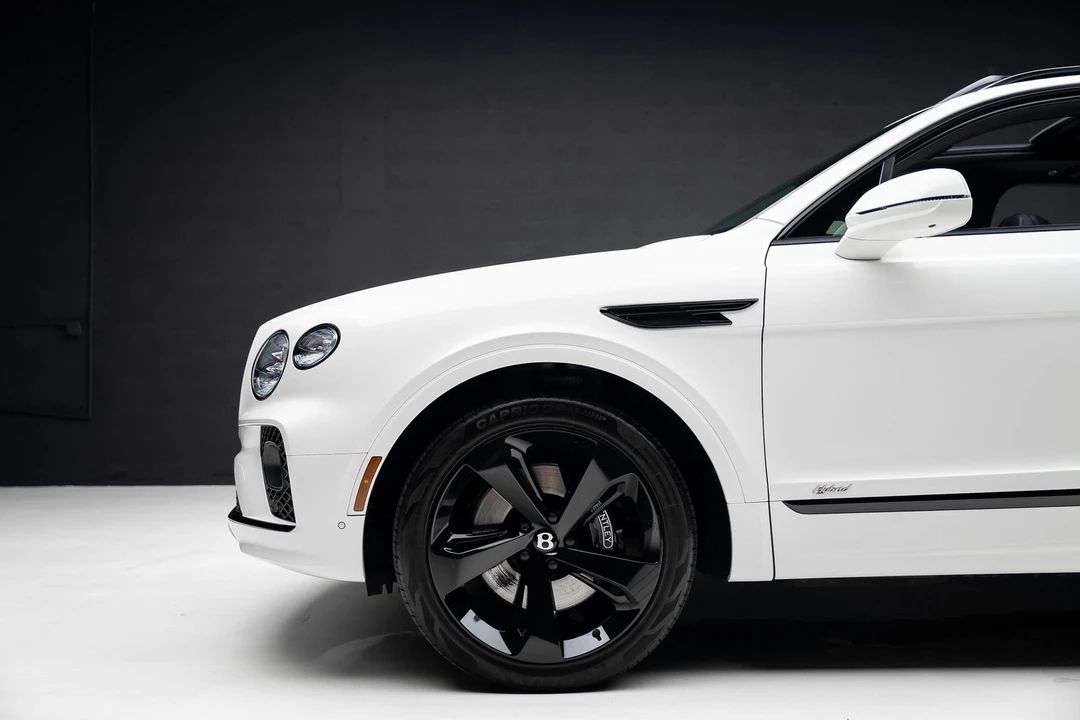 2021 Bentley Bentayga - Image 17 of 21