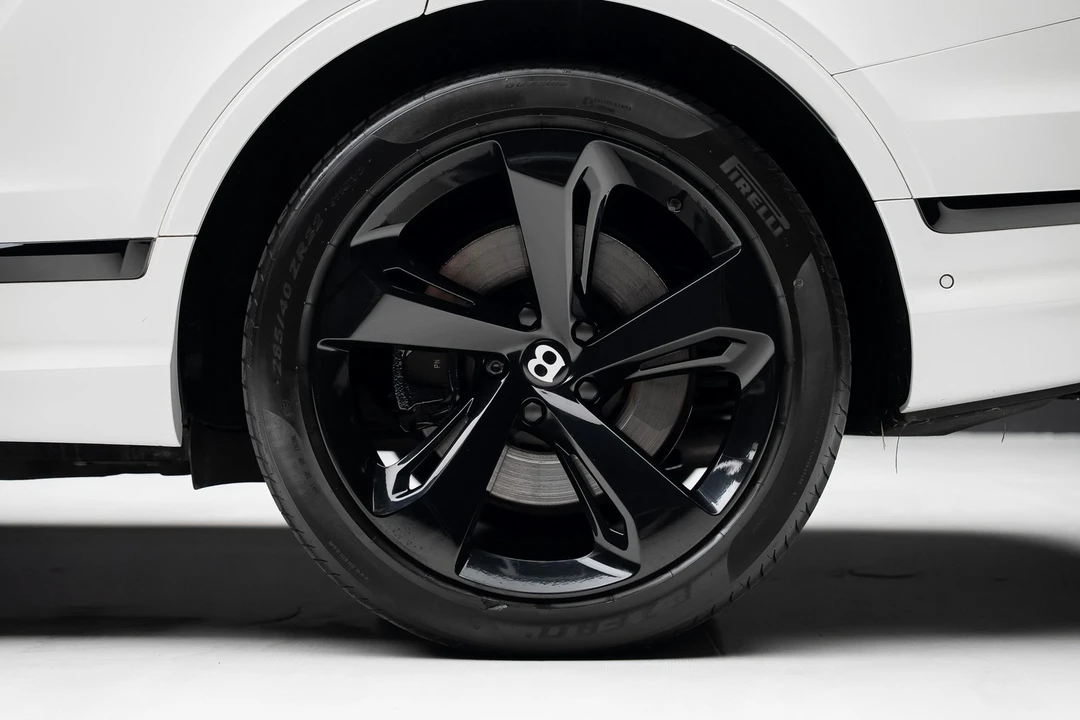 2021 Bentley Bentayga - Image 20 of 21