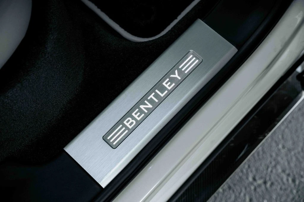 2021 Bentley Bentayga - Image 28 of 31