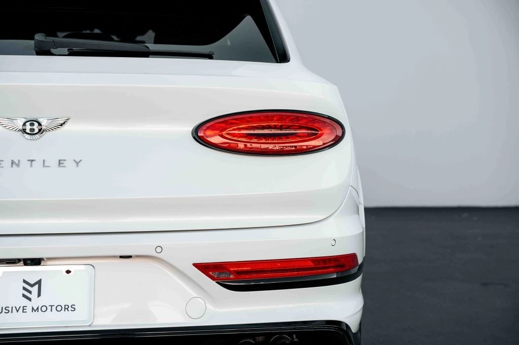 2021 Bentley Bentayga - Image 13 of 31