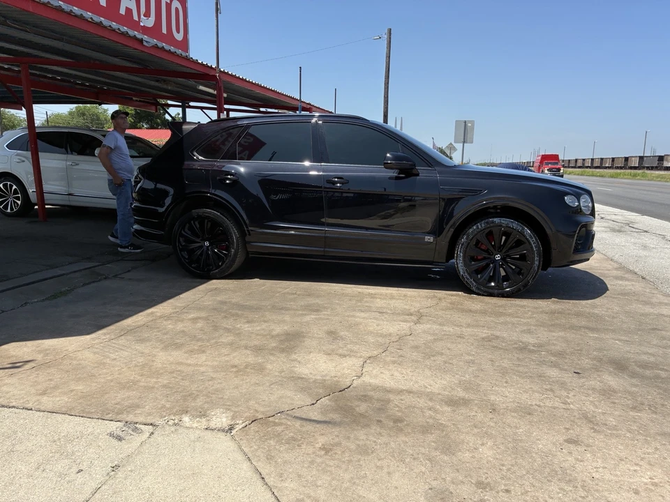 2021 Bentley Bentayga - Image 26 of 31