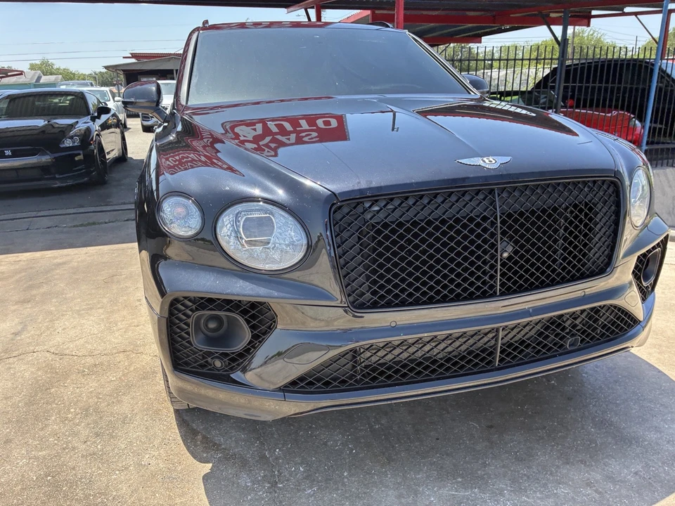 2021 Bentley Bentayga - Image 13 of 31