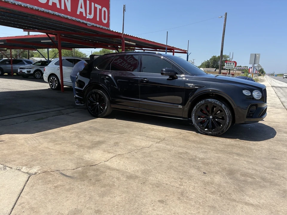 2021 Bentley Bentayga - Image 29 of 31