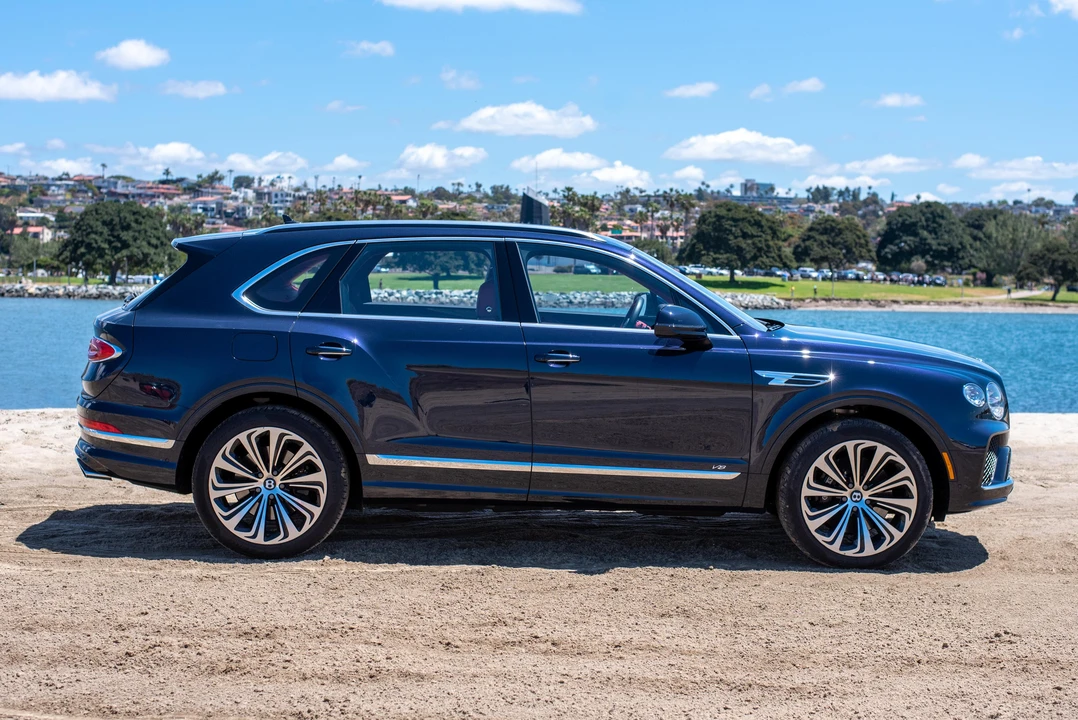 2021 Bentley Bentayga - Image 11 of 31