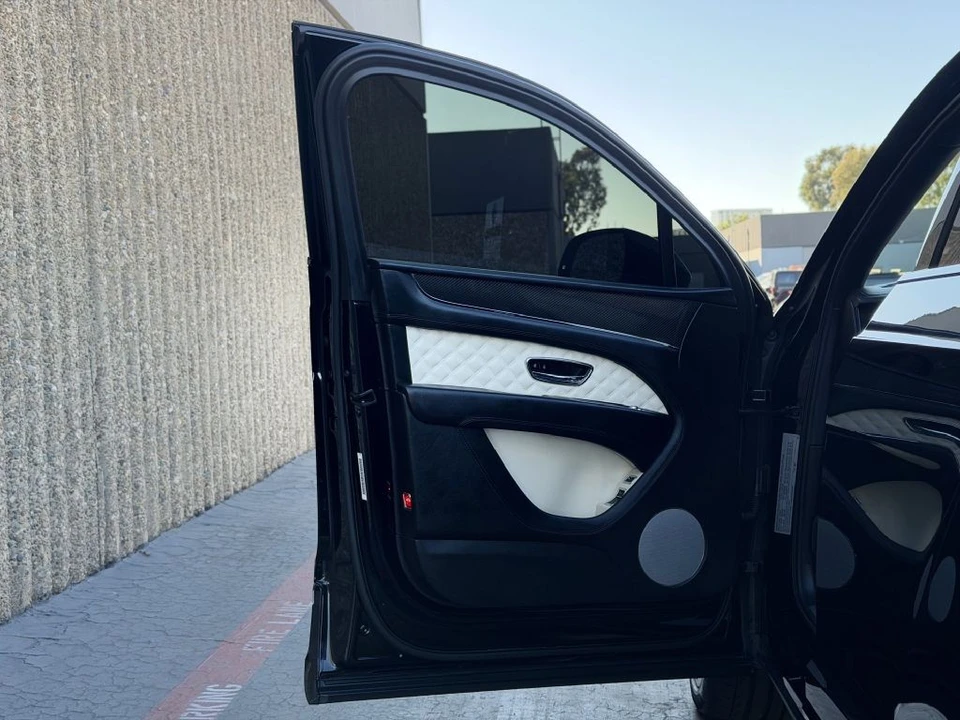 2021 Bentley Bentayga - Image 7 of 28
