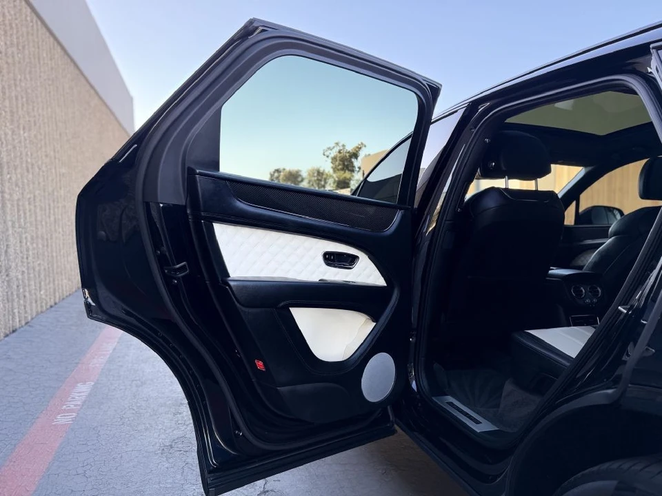 2021 Bentley Bentayga - Image 15 of 28