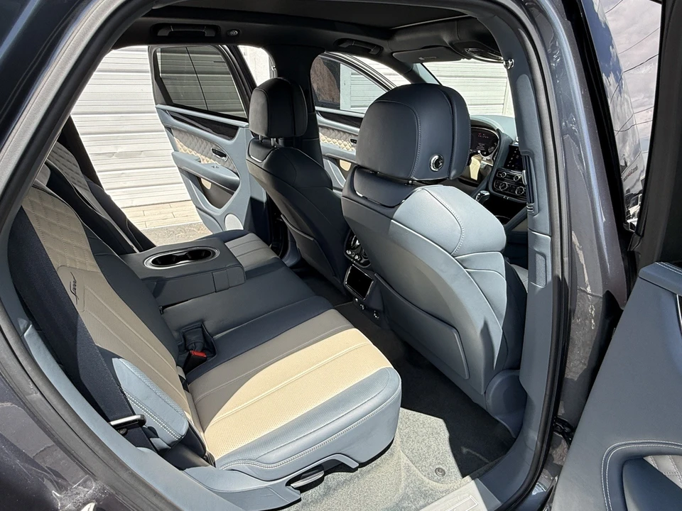 2021 Bentley Bentayga Speed - Image 11 of 31