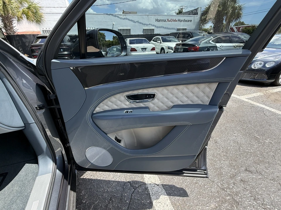 2021 Bentley Bentayga Speed - Image 13 of 31