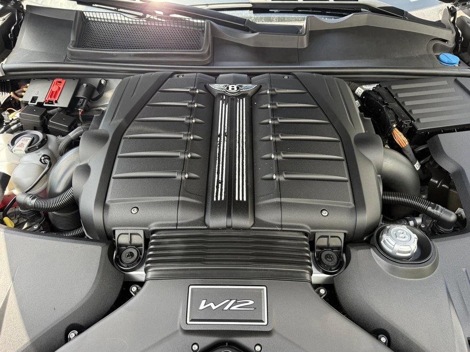 2021 Bentley Bentayga Speed - Image 29 of 31