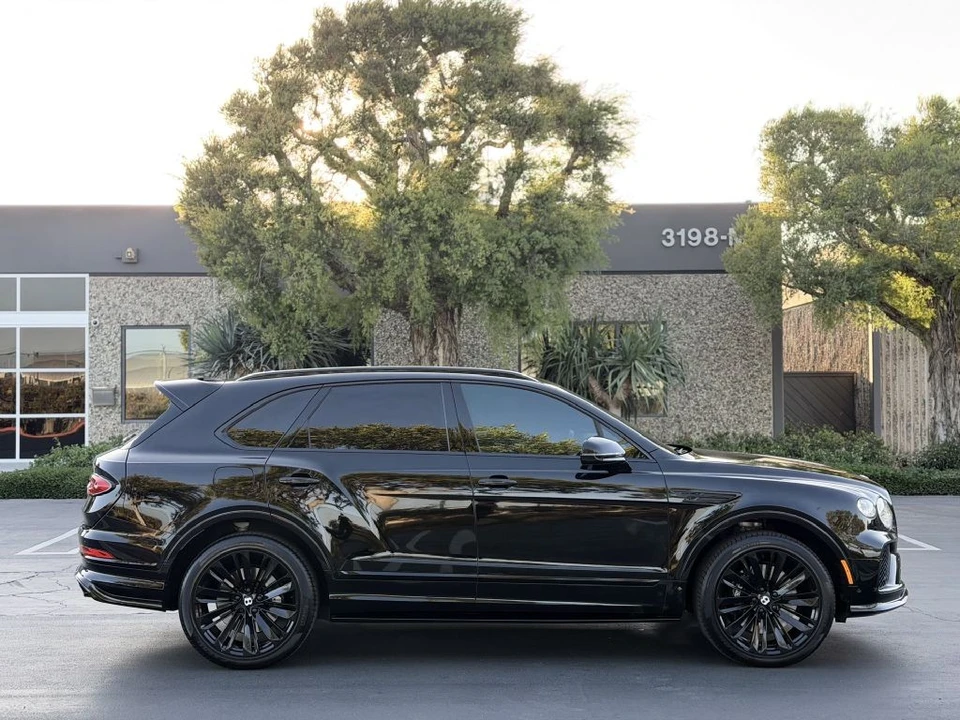 2021 Bentley Bentayga Speed - Image 7 of 31