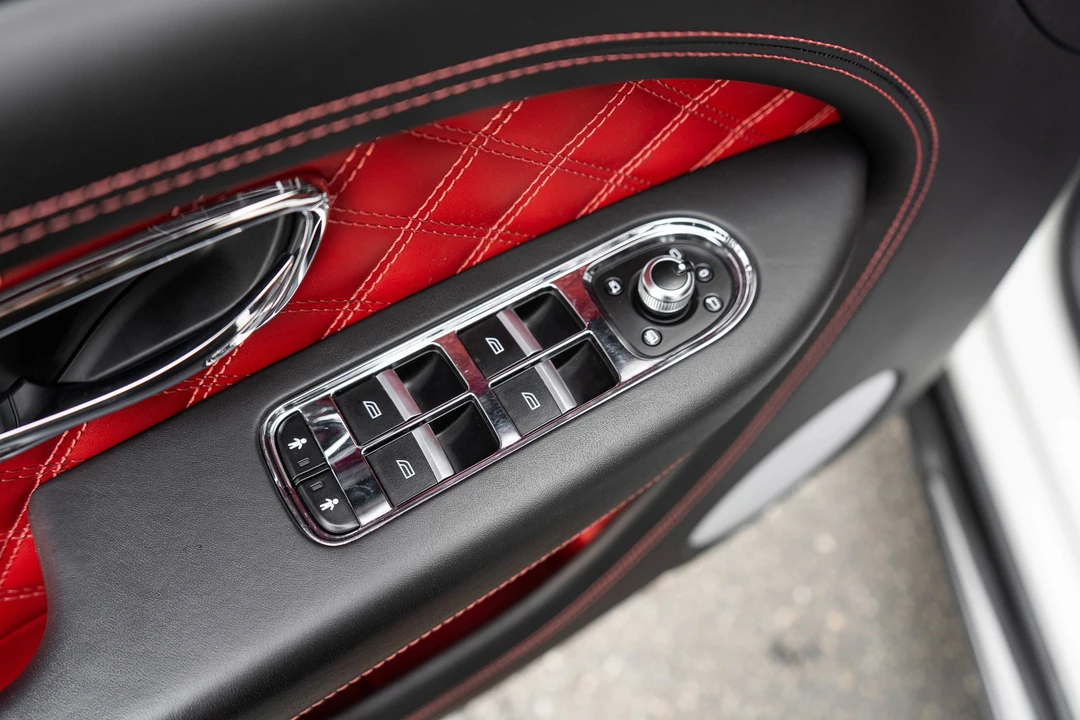 2021 Bentley Bentayga Speed - Image 10 of 31