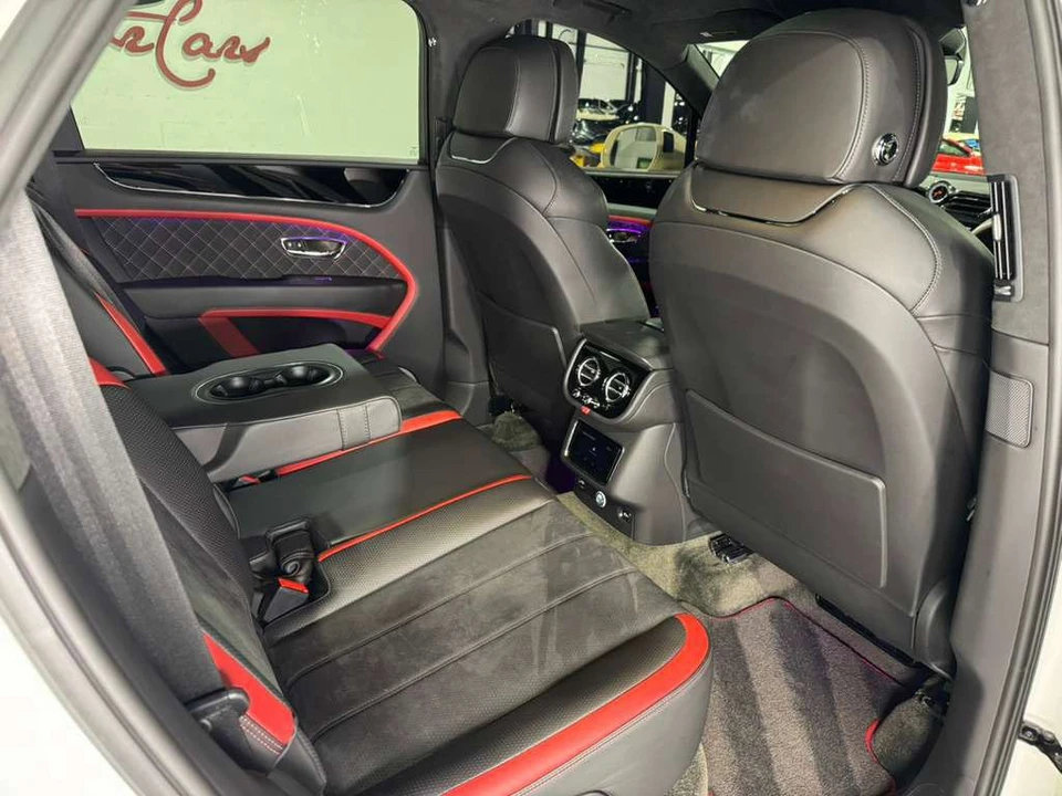 2021 Bentley Bentayga Speed - Image 16 of 21