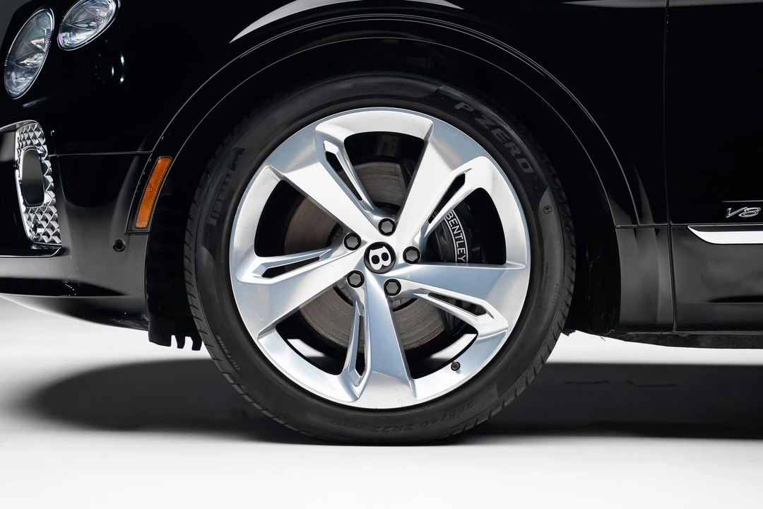 2021 Bentley Bentayga - Image 19 of 31