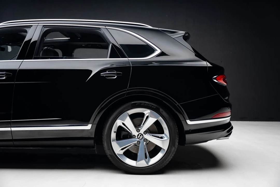 2021 Bentley Bentayga - Image 20 of 31