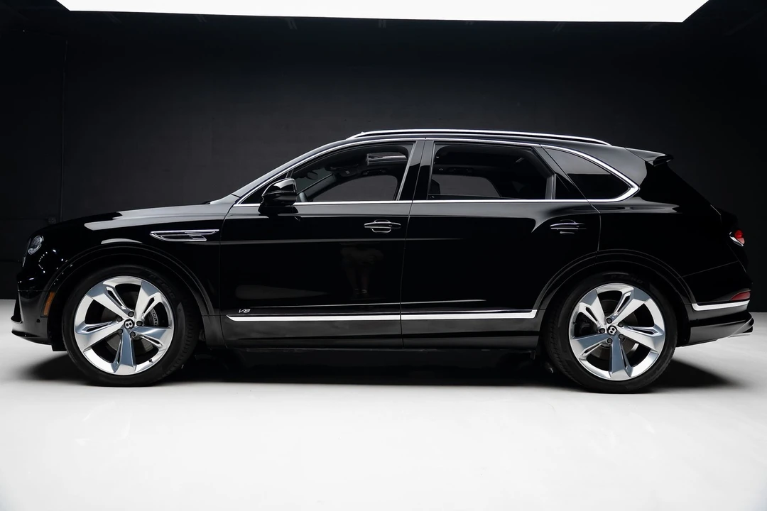 2021 Bentley Bentayga - Image 17 of 31
