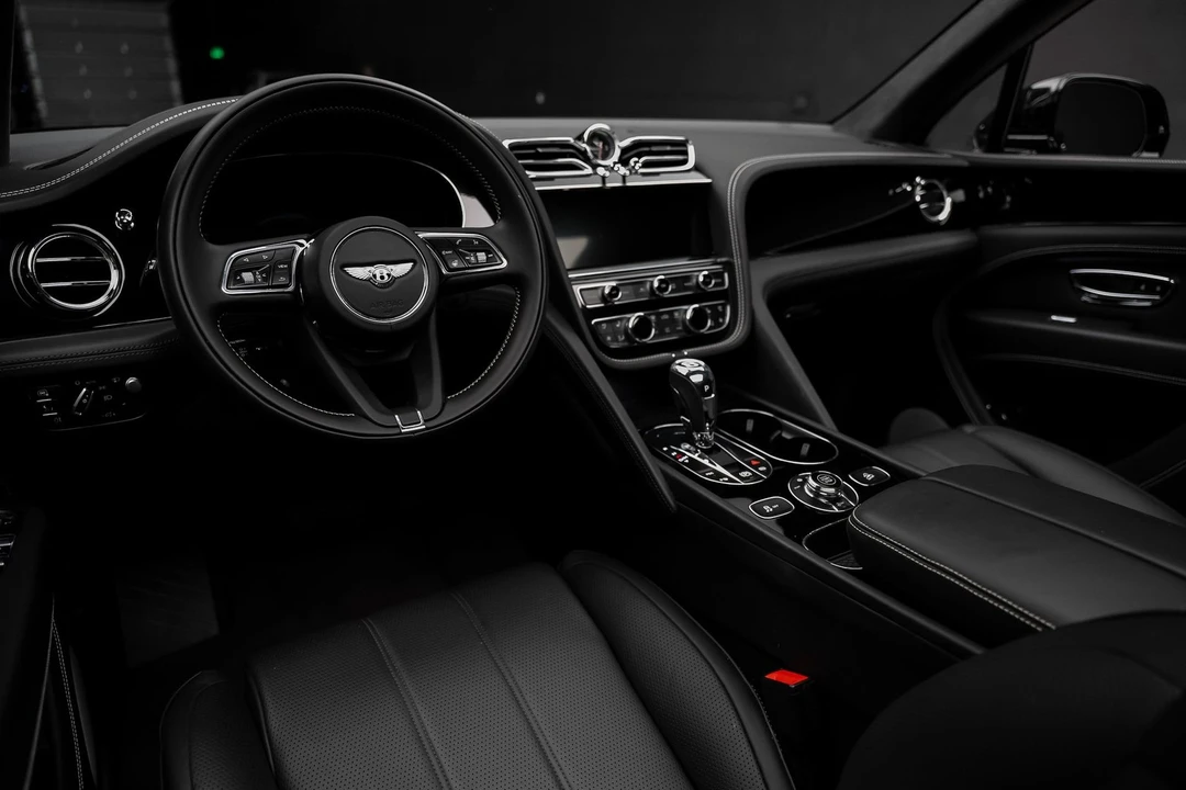 2021 Bentley Bentayga - Image 2 of 31