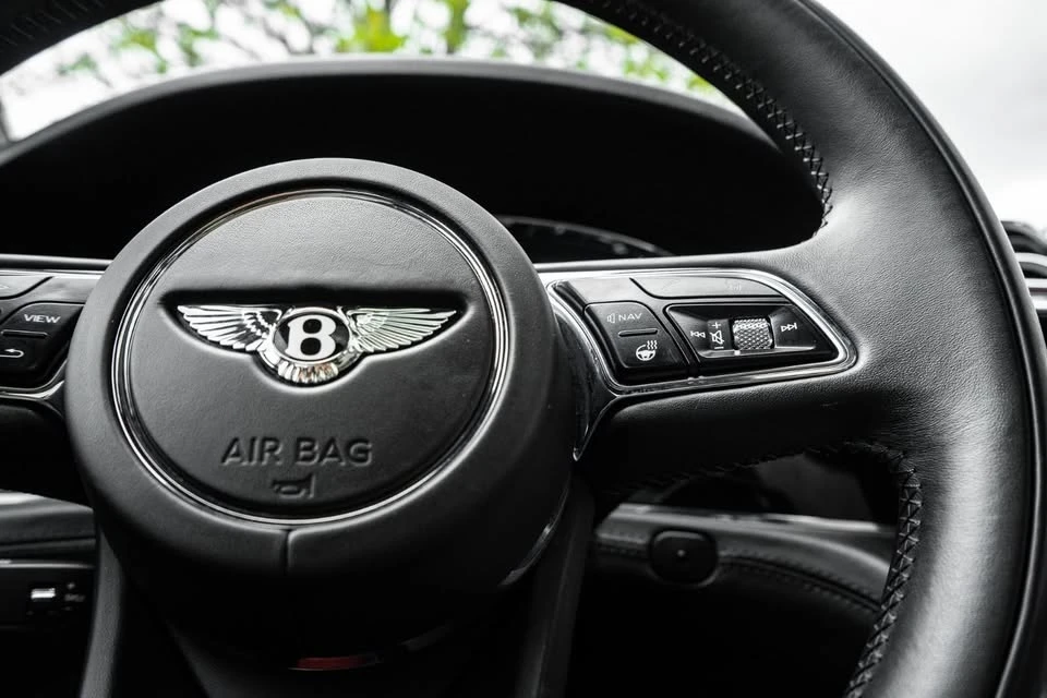2021 Bentley Bentayga - Image 8 of 18