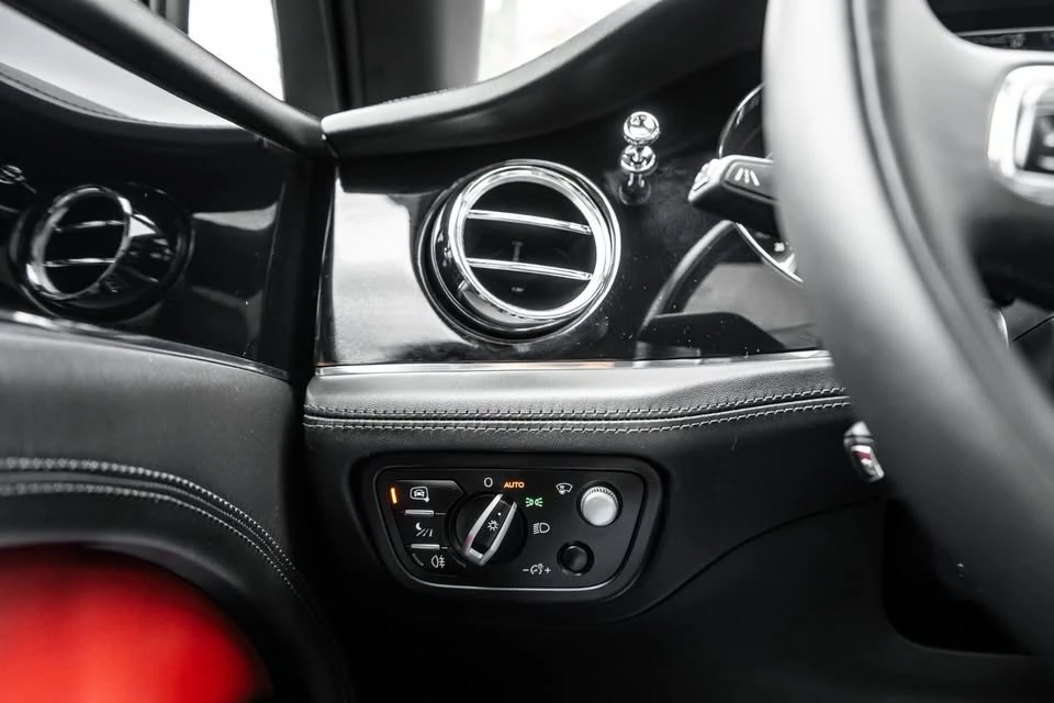 2021 Bentley Bentayga - Image 9 of 18