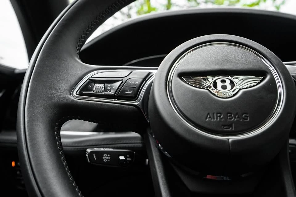 2021 Bentley Bentayga - Image 7 of 18