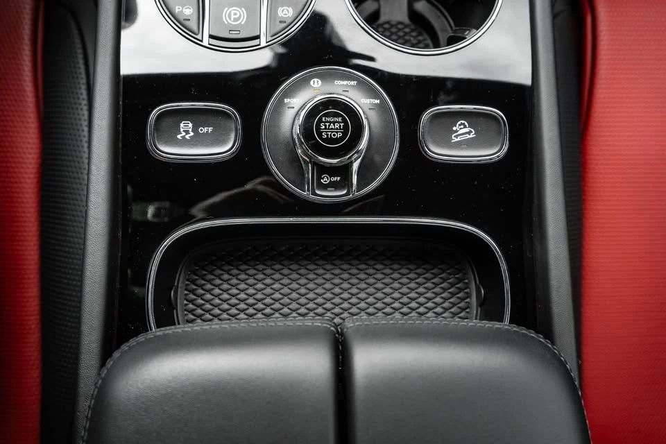 2021 Bentley Bentayga - Image 13 of 18