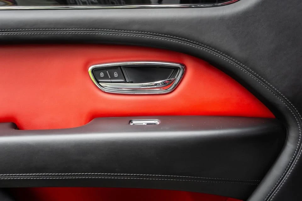 2021 Bentley Bentayga - Image 13 of 18