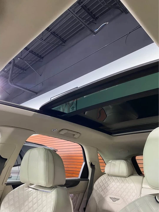 2021 Bentley Bentayga - Image 11 of 15