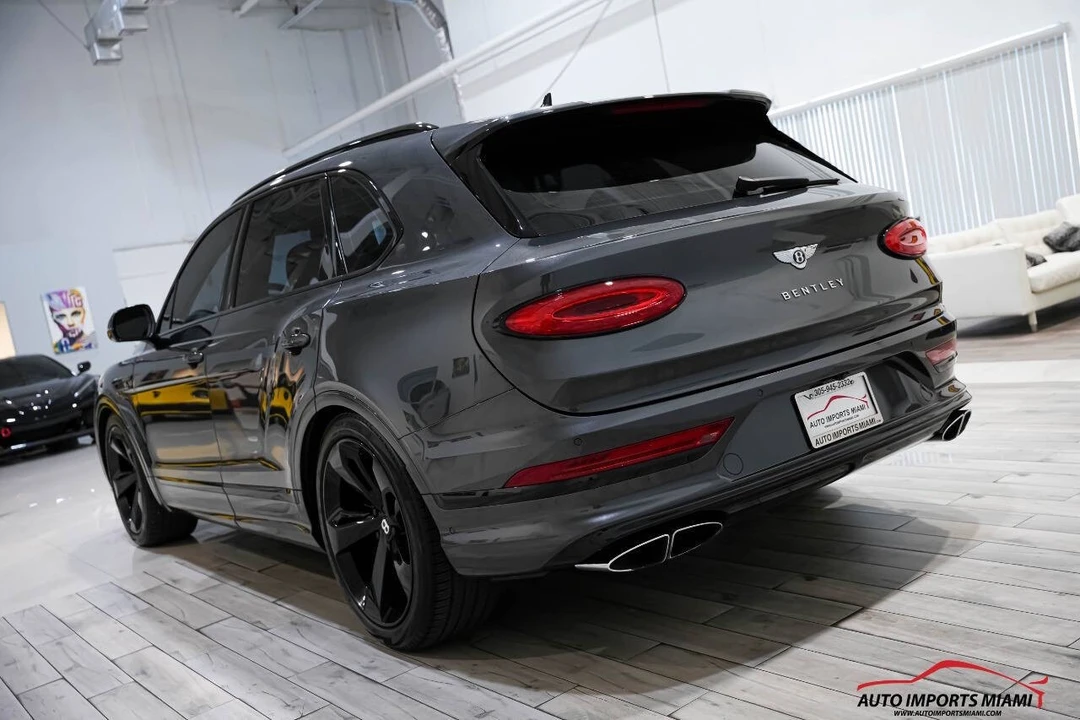 2021 Bentley Bentayga - Image 17 of 21