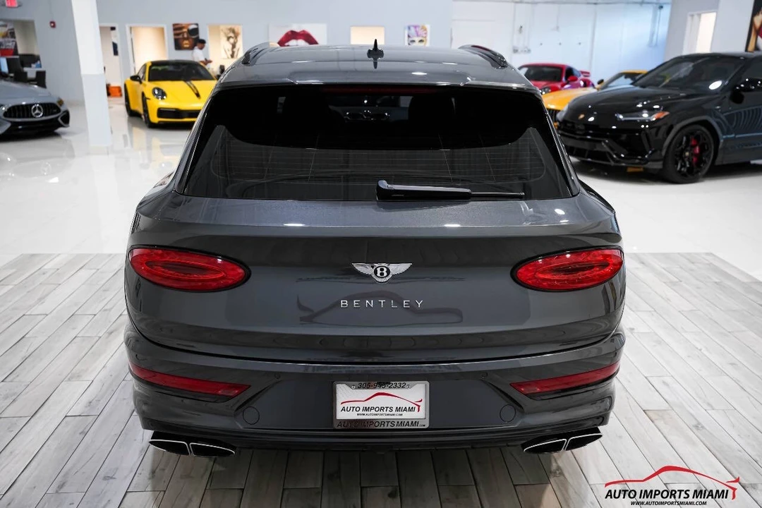 2021 Bentley Bentayga - Image 18 of 21